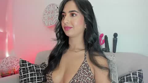 Snapshot of lorens_martin chatting on January 15, 4:21 pm L O R E N online show from January 15, 4:21 pm