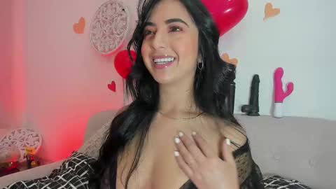 Snapshot of lorens_martin chatting on February 16, 10:10 am L O R E N online show from February 16, 10:10 am