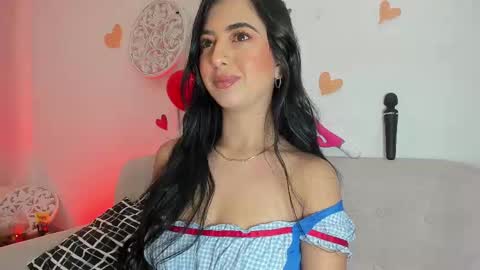 Snapshot of lorens_martin chatting on February 19, 10:45 am L O R E N online show from February 19, 10:45 am