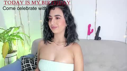 Snapshot of lorens_martin chatting on December 3, 1:53 pm L O R E N online show from December 3, 1:53 pm