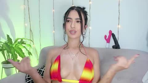 L O R E N online show from February 13, 8:16 pm