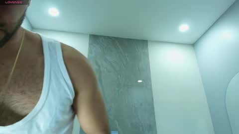 Snapshot of lorenzo_walker_ chatting on June 8, 5:35 pm L O R E N Z O Thumbs Up help online show from June 8, 5:35 pm