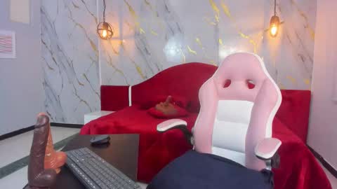 lorena online show from November 8, 8:03 am