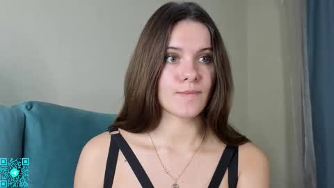 Chloe for Fan BlackHole online show from October 26, 5:30 pm