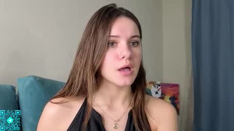 Chloe for Fan BlackHole online show from October 28, 6:10 pm