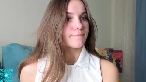 Chloe for Fan BlackHole online show from November 3, 5:25 pm