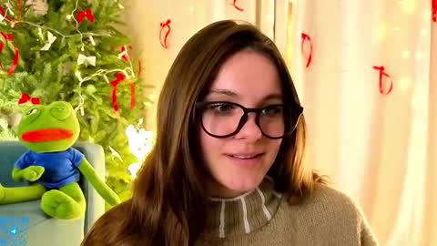 Chloe for Fan BlackHole online show from December 19, 5:53 pm