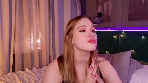 Lori online show from December 6, 12:45 am