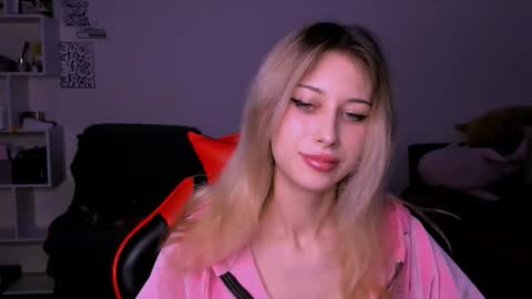 Snapshot of lori_meow chatting on October 14, 4:30 pm Lori online show from October 14, 4:30 pm