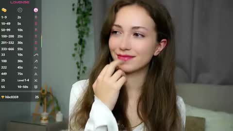 Snapshot of loriamarzinske chatting on October 6, 9:45 pm Naomi online show from October 6, 9:45 pm