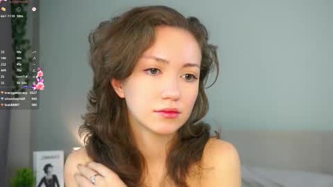 Snapshot of loriamarzinske chatting on November 8, 10:41 pm Naomi online show from November 8, 10:41 pm