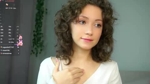 Snapshot of loriamarzinske chatting on November 14, 9:46 pm Naomi online show from November 14, 9:46 pm