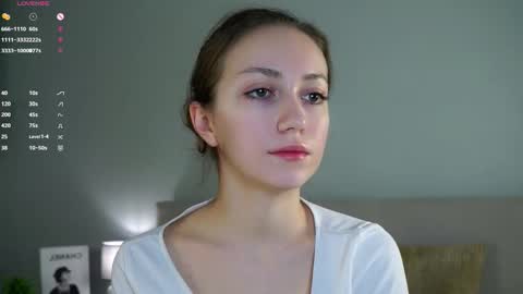 Snapshot of loriamarzinske chatting on December 3, 9:02 pm Naomi online show from December 3, 9:02 pm