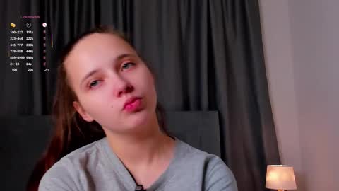 Mia online show from November 2, 1:13 pm