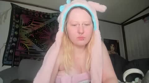 Lori Critter online show from December 18, 1:11 am