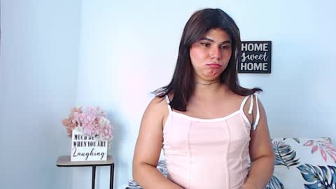 Snapshot of lorraine_baker chatting on February 17, 8:47 pm Lorraine online show from February 17, 8:47 pm