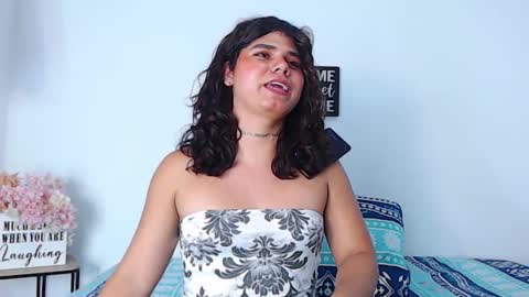 Snapshot of lorraine_baker chatting on February 19, 10:20 pm Lorraine online show from February 19, 10:20 pm