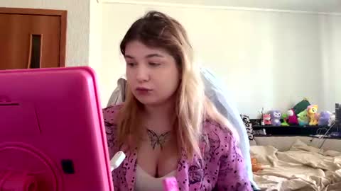Snapshot of lorrainepurkiss chatting on July 24, 3:04 am Stasha online show from July 24, 3:04 am