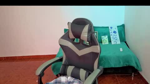 lory__05 online show from October 10, 7:24 pm