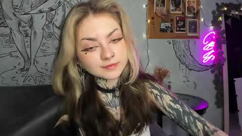 lostallice online show from March 11, 9:02 am