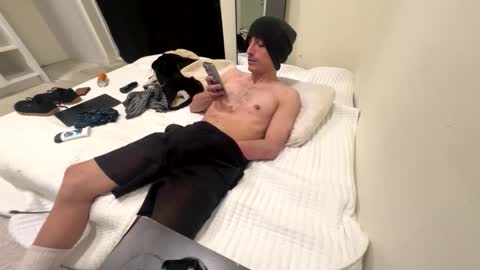 lostpuppyboy online show from December 15, 8:18 am