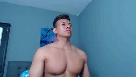 Snapshot of lothbrok_strong chatting on February 15, 12:59 am lothbrok online show from February 15, 12:59 am