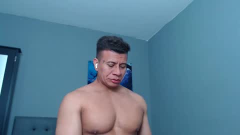 Snapshot of lothbrok_strong chatting on November 7, 1:27 am lothbrok online show from November 7, 1:27 am