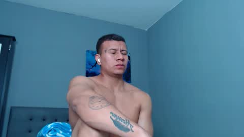 Snapshot of lothbrok_strong chatting on February 6, 12:15 am lothbrok online show from February 6, 12:15 am