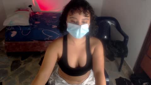 Snapshot of lou_cuteee chatting on January 7, 3:57 am lou_cuteee online show from January 7, 3:57 am