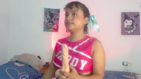 Snapshot of lou_cuteee chatting on January 20, 1:18 am lou_cuteee online show from January 20, 1:18 am