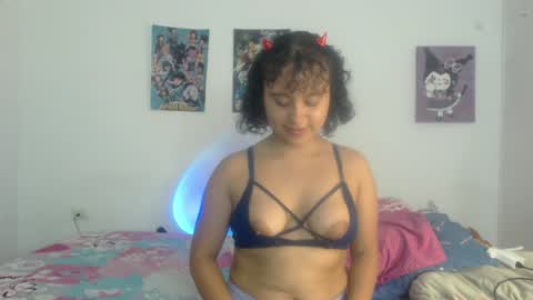 Snapshot of lou_cuteee chatting on January 21, 1:39 am lou_cuteee online show from January 21, 1:39 am