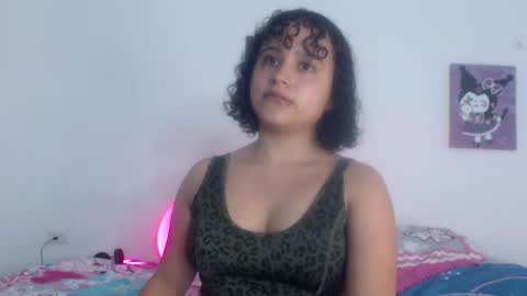 Snapshot of lou_cuteee chatting on February 6, 4:10 am lou_cuteee online show from February 6, 4:10 am