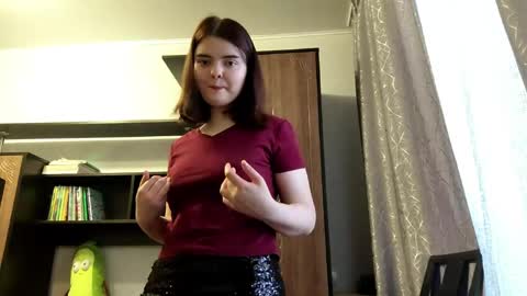 Snapshot of loudeguise chatting on May 10, 8:08 am Esma online show from May 10, 8:08 am