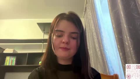 Snapshot of loudeguise chatting on May 13, 9:28 am Esma online show from May 13, 9:28 am