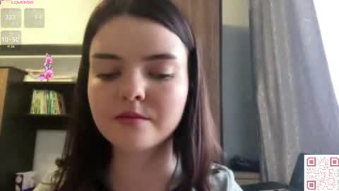 Snapshot of loudeguise chatting on June 18, 6:13 am Esma online show from June 18, 6:13 am
