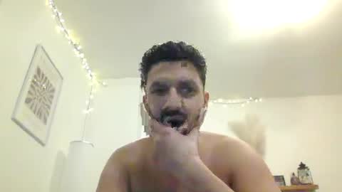 Snapshot of louie_dog chatting on February 7, 7:59 pm louie_dog online show from February 7, 7:59 pm