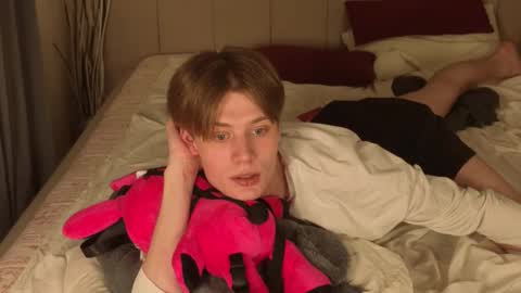 louie_evans online show from January 7, 4:04 am