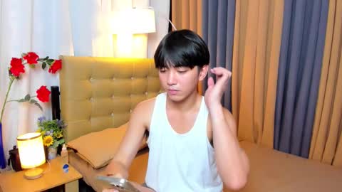 Snapshot of louieismy_name chatting on November 20, 4:45 am ignot ursh online show from November 20, 4:45 am