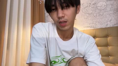Snapshot of louieismy_name chatting on March 10, 11:10 pm ignot ursh online show from March 10, 11:10 pm