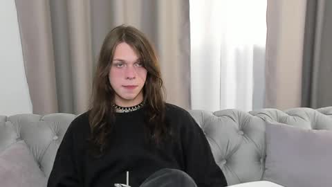 louis online show from April 17, 3:15 pm