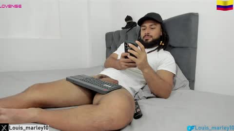 louis_marley_ online show from April 7, 11:26 pm