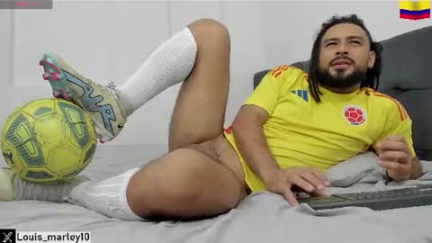 Snapshot of louis_marley_ chatting on July 6, 3:03 pm louis_marley_ online show from July 6, 3:03 pm