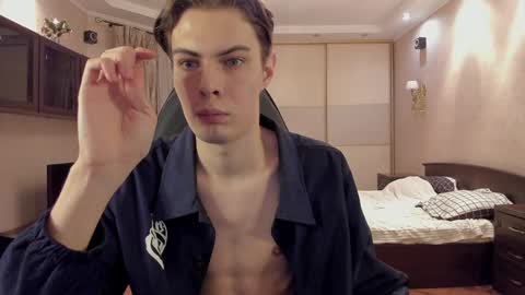 Snapshot of louis_preston chatting on January 30, 4:45 pm Mark online show from January 30, 4:45 pm