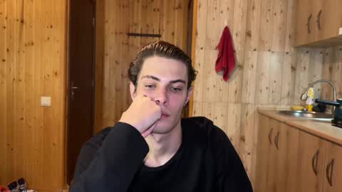 Snapshot of louis_preston chatting on February 5, 12:15 am Mark online show from February 5, 12:15 am