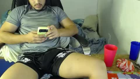 Snapshot of louis_rueda chatting on July 12, 6:15 am louis_rueda online show from July 12, 6:15 am