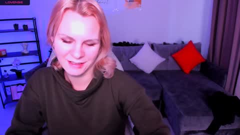 Snapshot of louisa_bay chatting on January 17, 7:51 am Louisa online show from January 17, 7:51 am