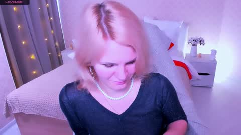 Snapshot of louisa_bay chatting on January 24, 10:43 am Louisa online show from January 24, 10:43 am