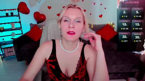 Snapshot of louisa_bay chatting on February 11, 11:10 am Louisa online show from February 11, 11:10 am