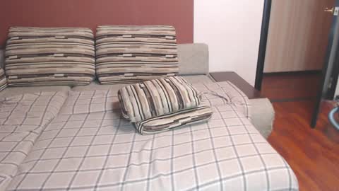 Snapshot of louise_lovee chatting on December 13, 12:39 pm Louise Love online show from December 13, 12:39 pm