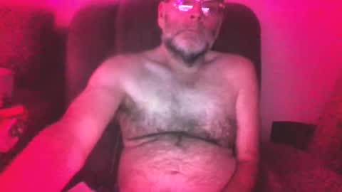 Snapshot of louism13 chatting on November 9, 1:31 pm louism13 online show from November 9, 1:31 pm